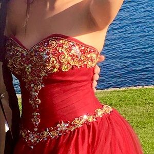 Gorgeous Dancing Queen Ball Gown SZ Small